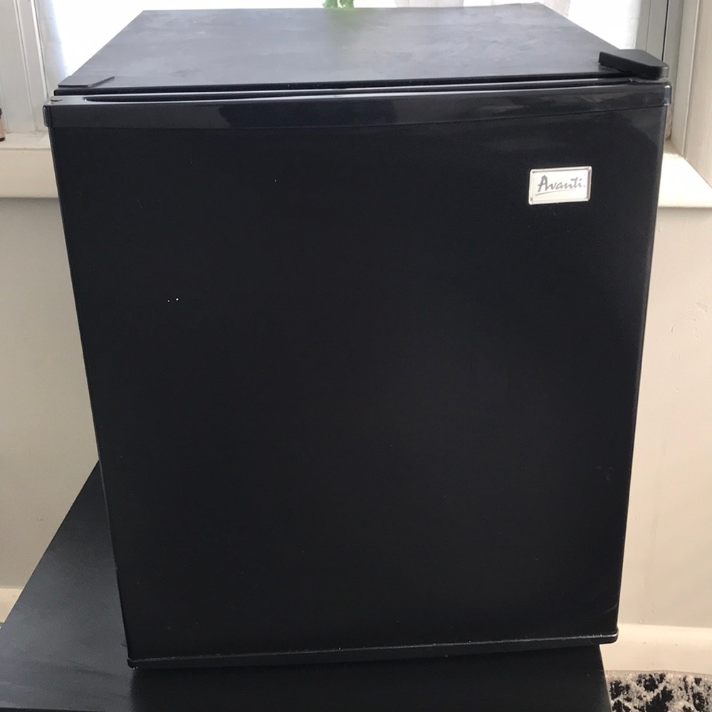 Mini fridge